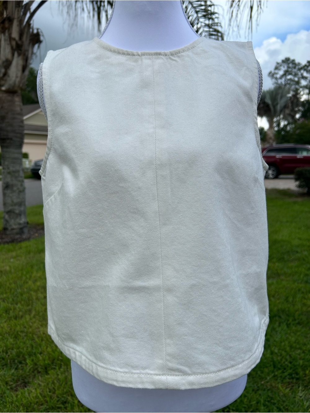 NWT🌷Antonio Milani White Denim Round Neck Sleeveless Shell Blouse